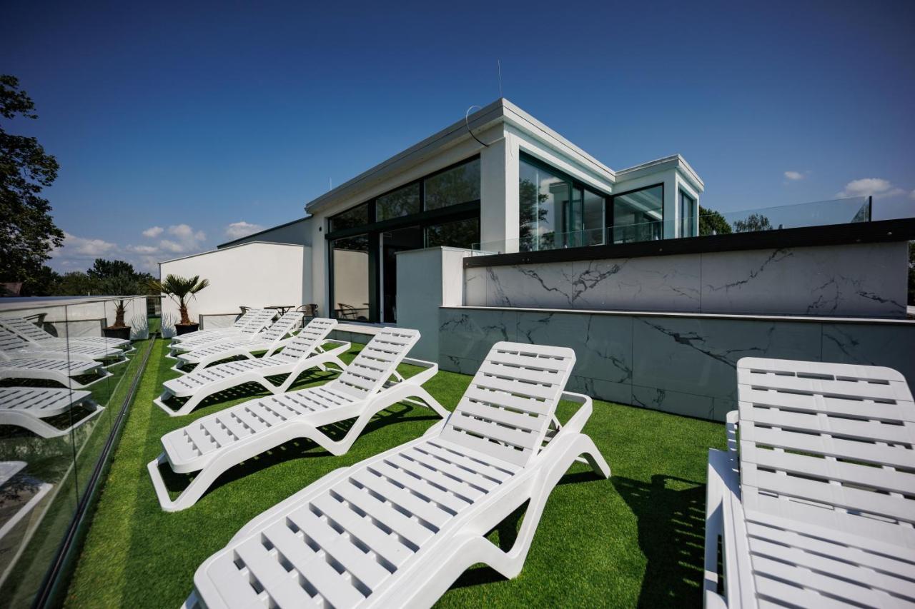 White&Blue Apartman Шіофок Екстер'єр фото